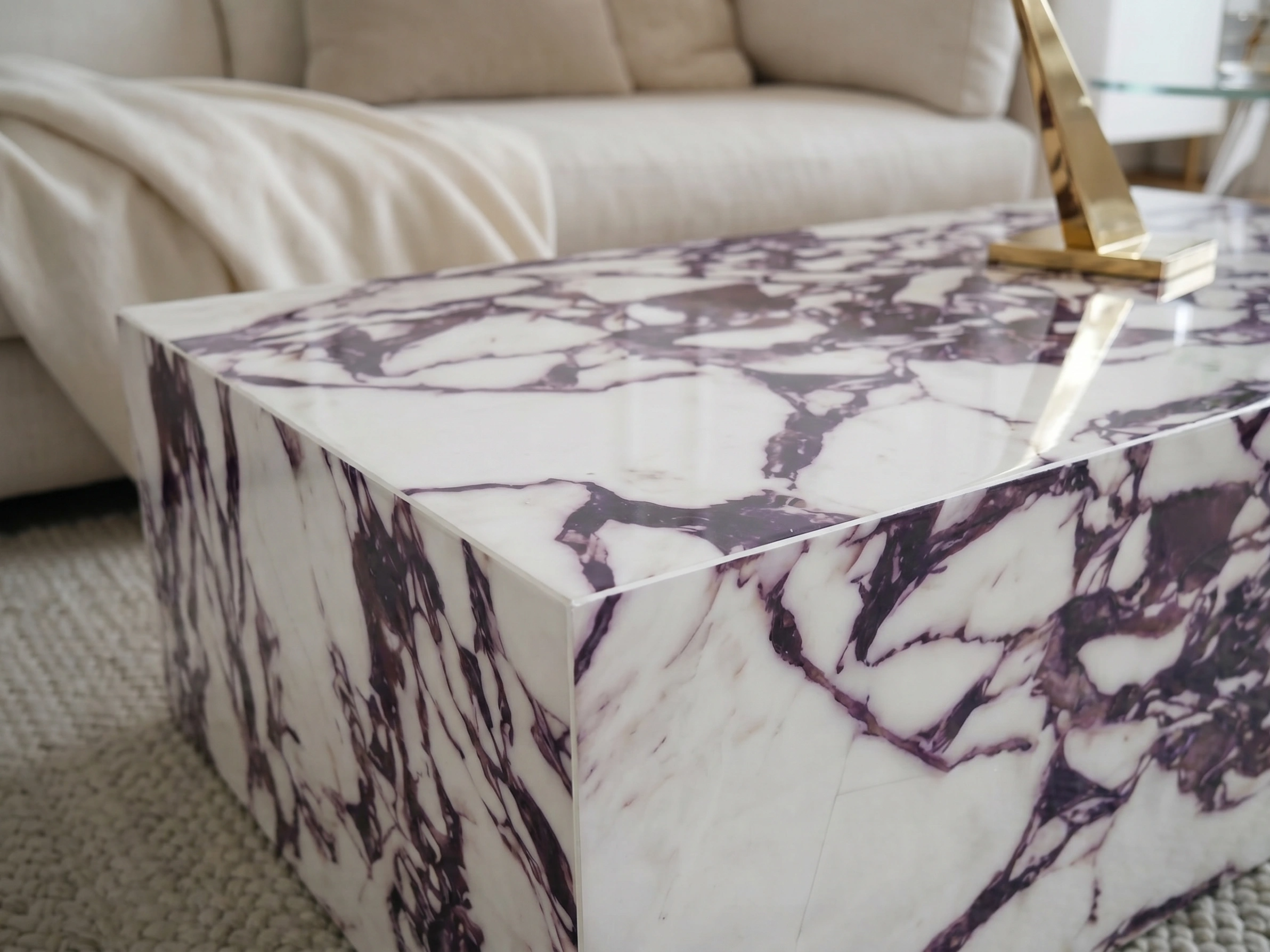 Coffee Table Viola
